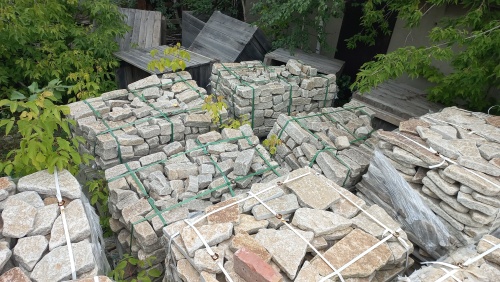 Плитняк гранитный галтованный купить в Богдановиче