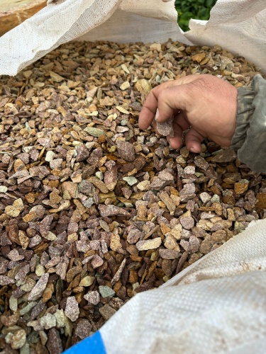 Златолит персиковый декоративная каменная крошка купить в Богдановиче