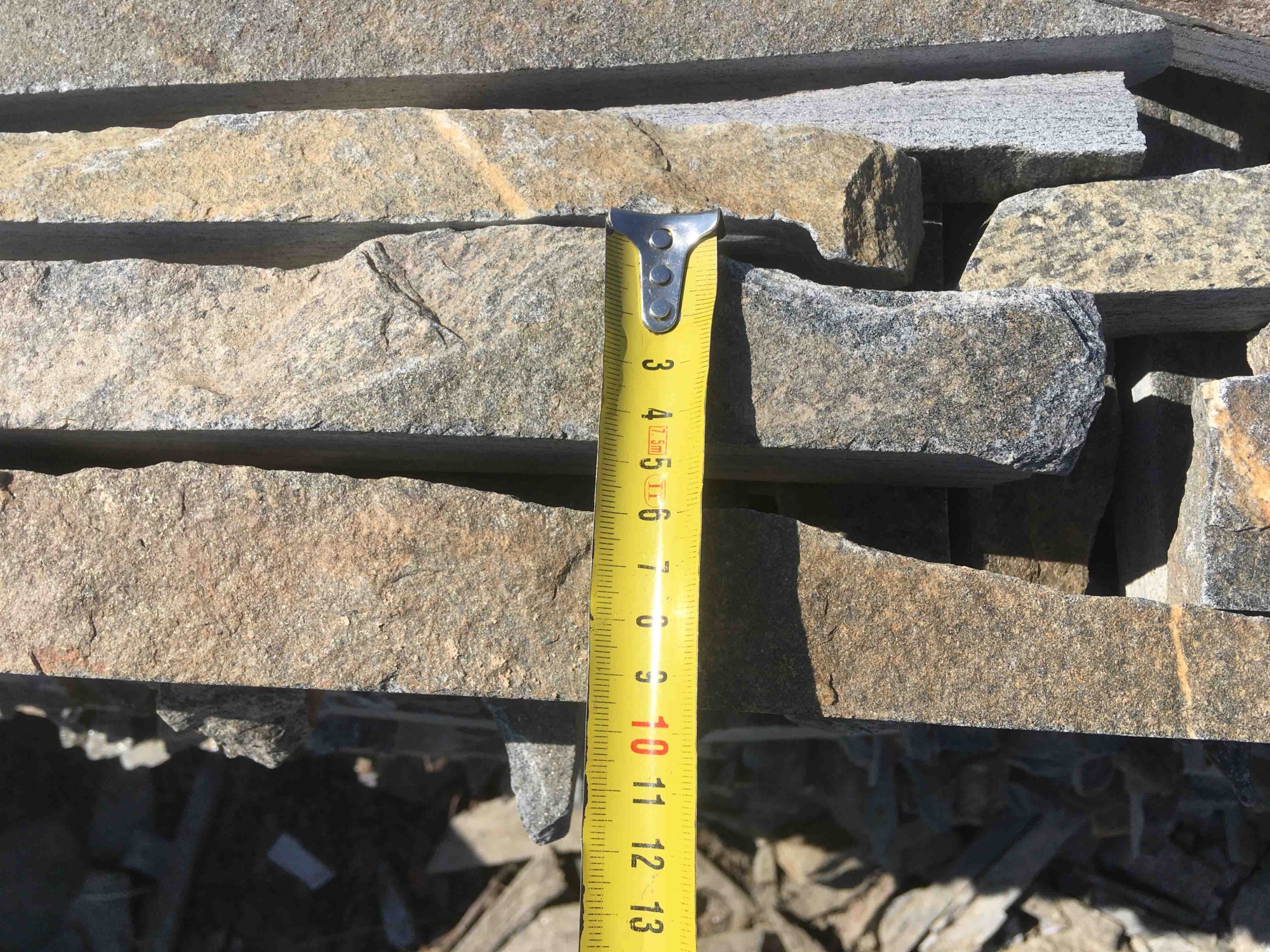 Горбушка златолит мультиколор для облицовки купить в Богдановиче