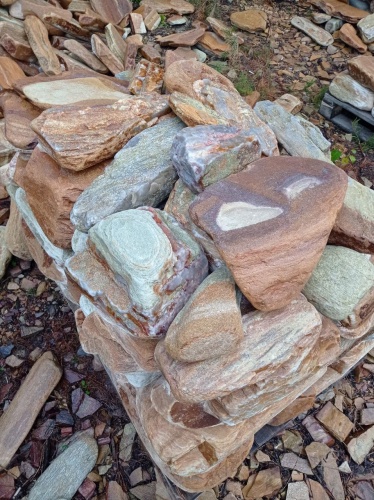 Златолит жёлтый, жёлто-зелёный глыбки и валуны для ланшафтного дизайна купить в Богдановиче