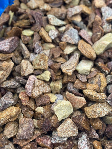 Златолит персиковый декоративная каменная крошка купить в Богдановиче