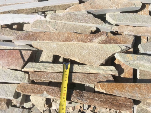 Горбушка златолит золотистый для облицовки купить в Богдановиче