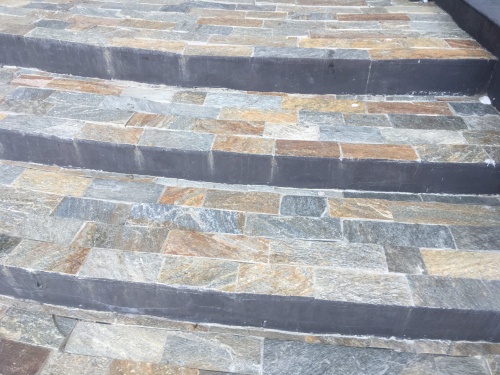 Плитка из Златолита Уральского для лестницы купить в Богдановиче