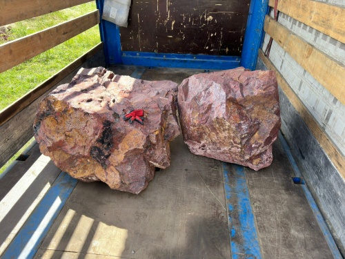 Ландшафтные глыбы красно-фиолетовые 200-1000 килограмм купить в Богдановиче