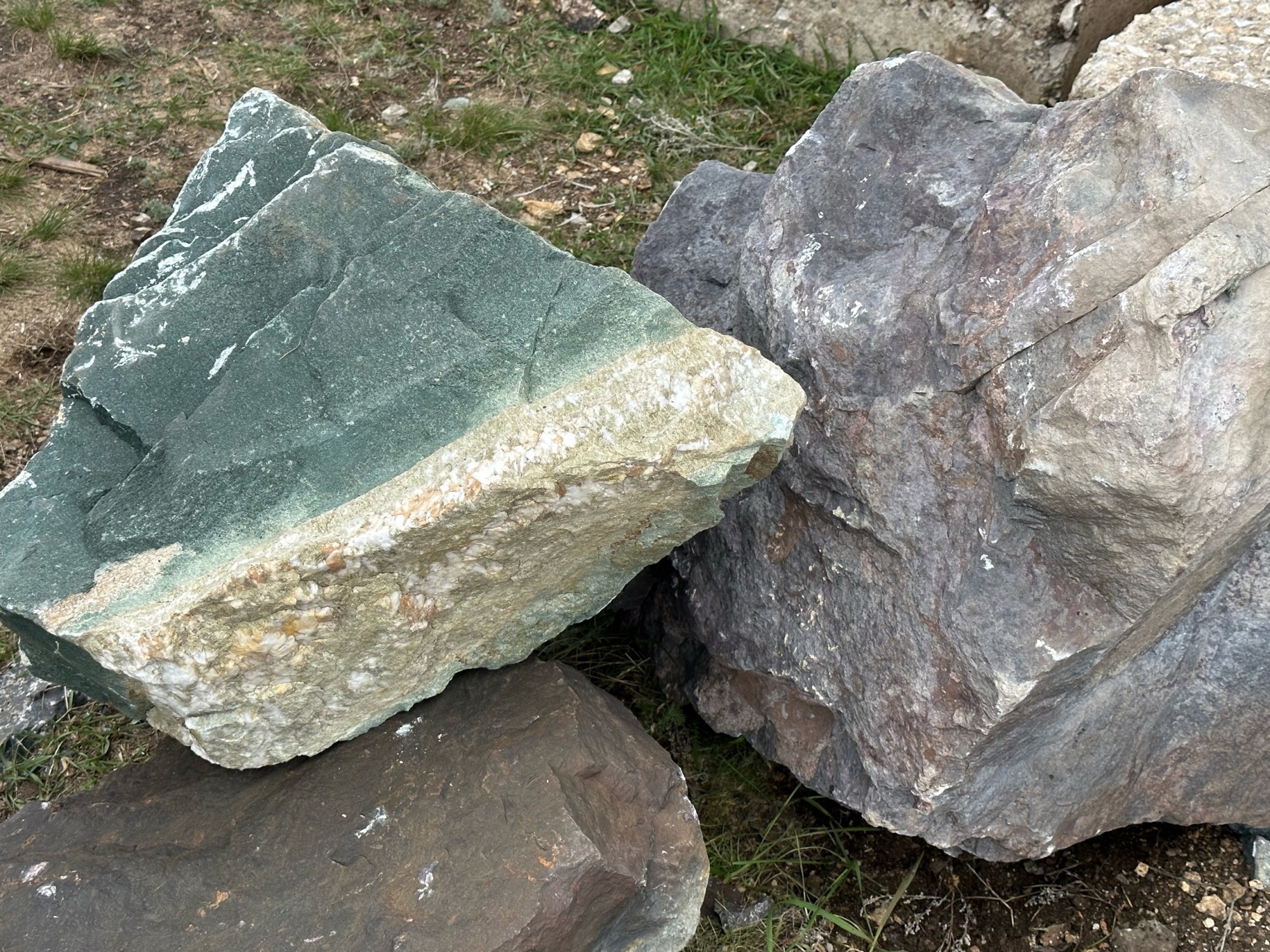 Камни для ландшафтного дизайна зелёные 10-60 килограмм купить в Богдановиче