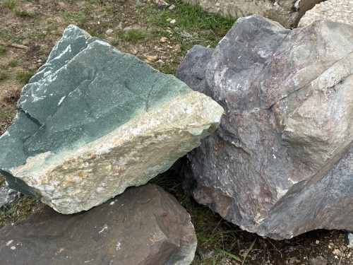 Камни для ландшафтного дизайна зелёные 10-60 килограмм купить в Богдановиче