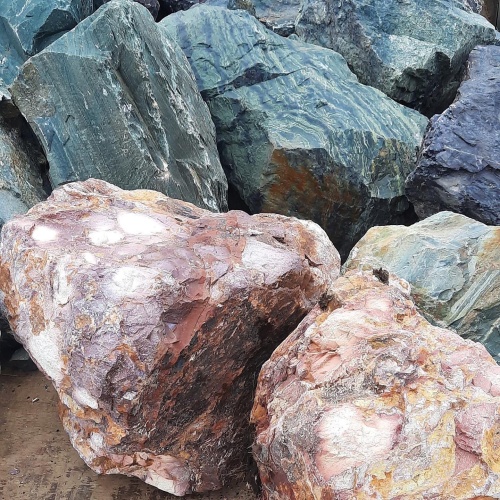 Ландшафтные глыбы красно-фиолетовые 200-1000 килограмм купить в Богдановиче