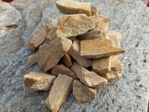 Златолит жёлтый декоративная каменная крошка купить в Богдановиче