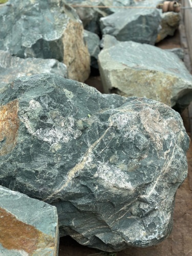 Камни для ландшафтного дизайна зелёные 10-60 килограмм купить в Богдановиче