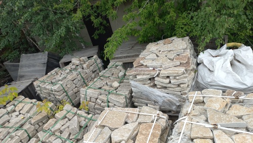 Плитняк гранитный галтованный купить в Богдановиче