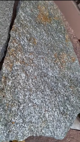 Плитняк златолит серебристый для цоколя, отмостки купить в Богдановиче