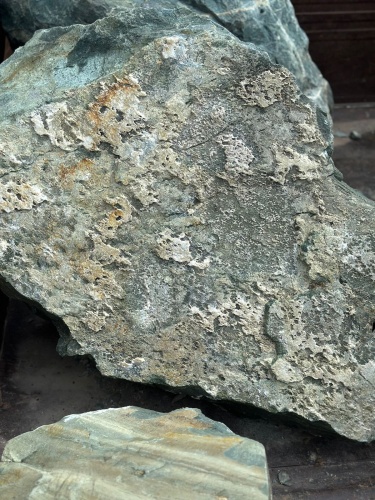 Ландшафтные глыбы зелёные 200-500 килограмм купить в Богдановиче