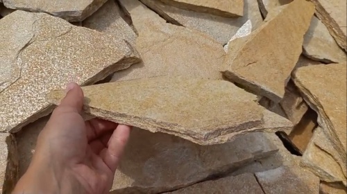 Плитняк златолит жёлтый для цоколя купить в Богдановиче