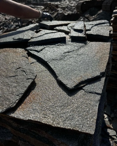 Плитняк златолит серебристый для фасада купить в Богдановиче