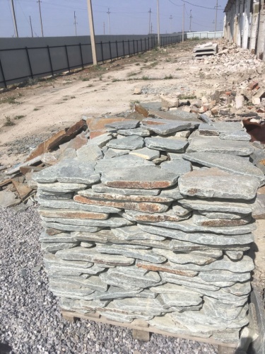 Златолит серебристый галтованный для лестниц купить в Богдановиче