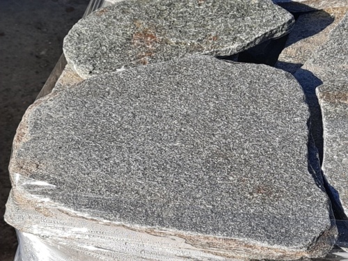 Златолит серебристый галтованный для лестниц купить в Богдановиче