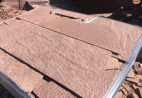 Плитняк лемезит бордовый для ступеней 20-25 мм купить в Богдановиче